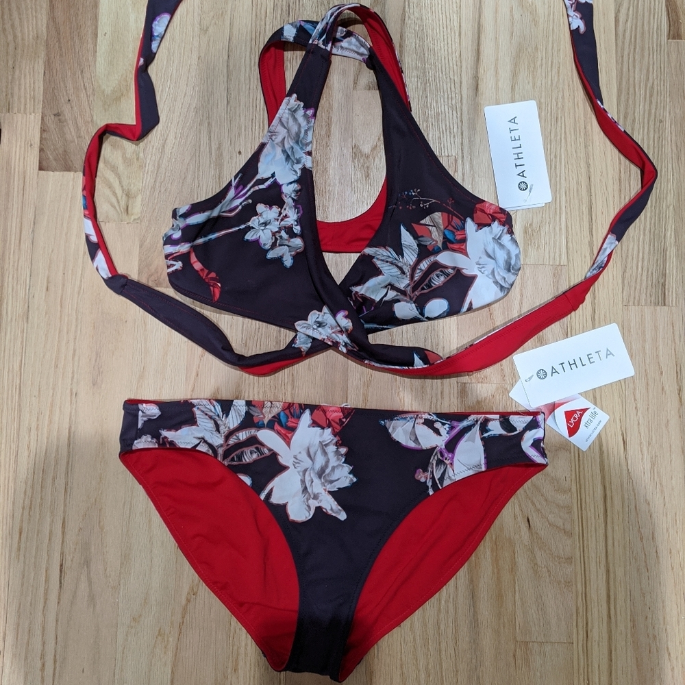 NWT Athleta swimsuit (reversible) wrap top M/L